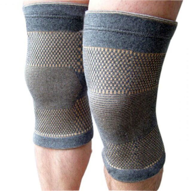 In the initial stage of arthrosis of the knee joint, wearing a fixing bandage is recommended